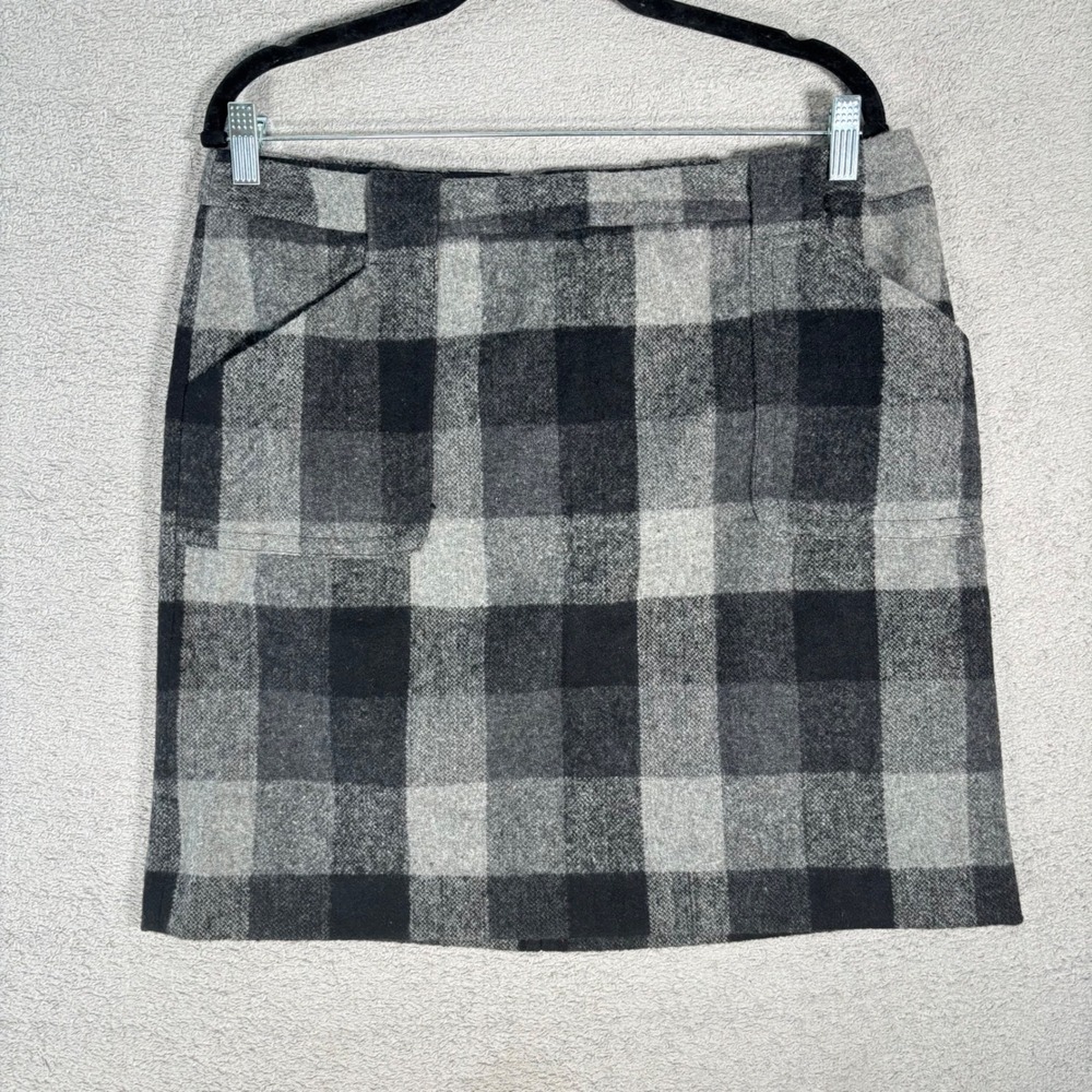 Liz Claiborne Plaid Wool Blend Mini‎ Skirt Size 12 Black Gray Buffalo Check